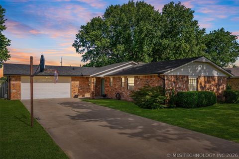 Photo of 308 Martin Lane, Dewey, OK 74029 (MLS # 2616962)