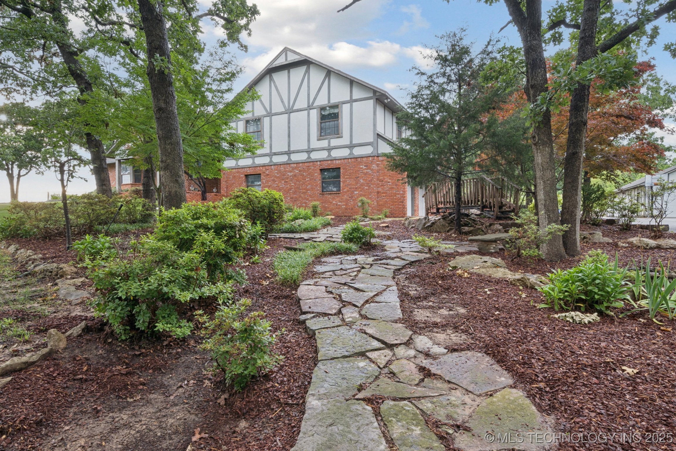 11637 W 86th Street S