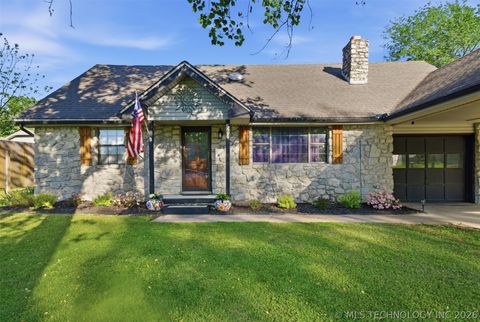 Photo of 524 N Brown Street, Vinita, OK 74301 (MLS # 2616707)