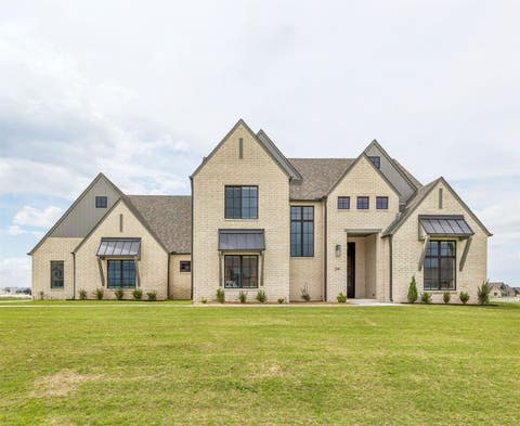 Photo of 214 E 164th Place S, Glenpool, OK 74033 (MLS # 2628783)