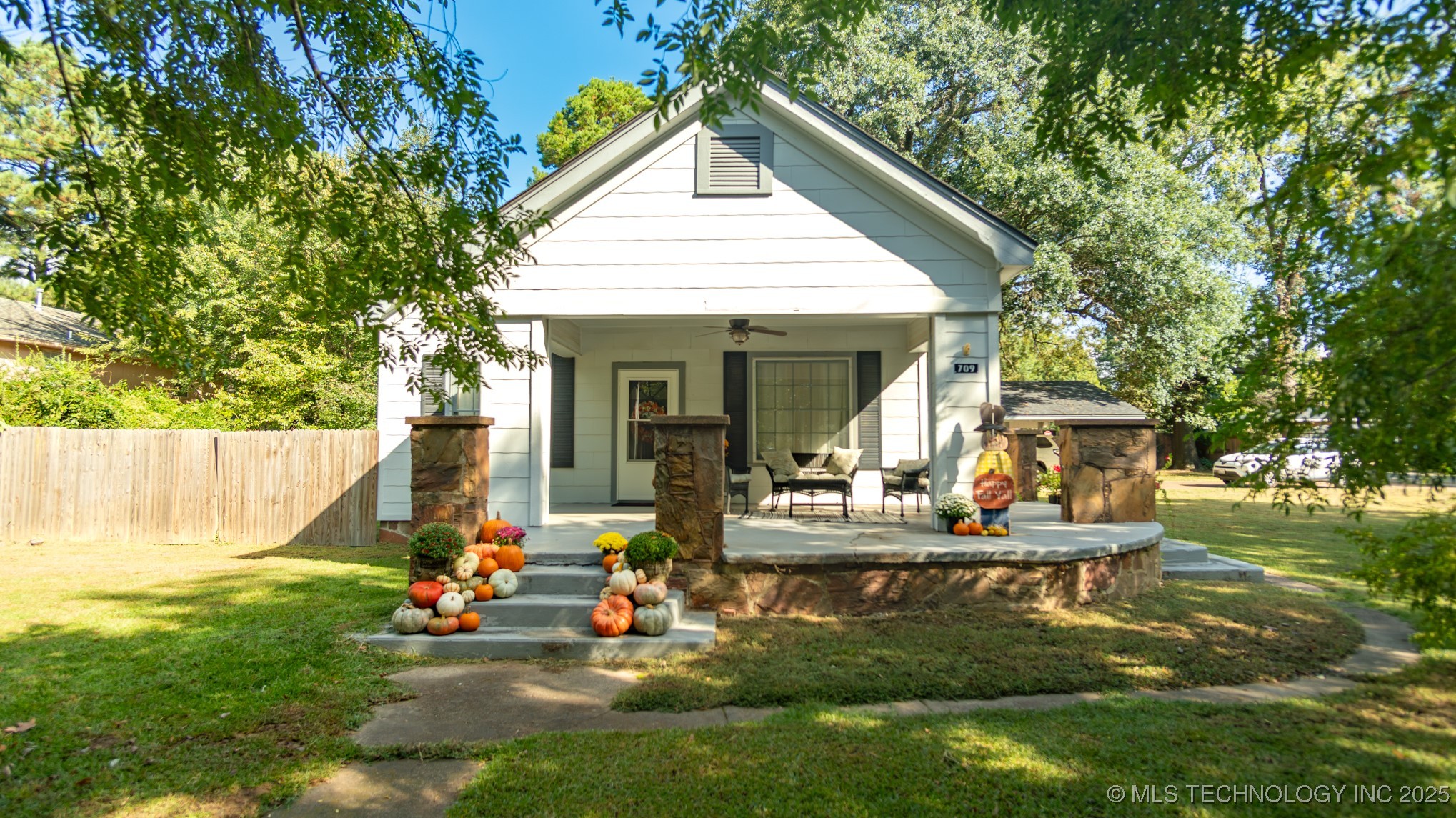 709 NE 2nd