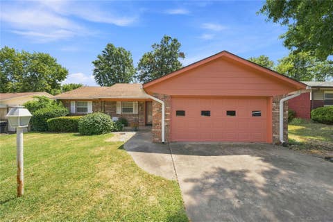 Photo of 421 W Gary Street, Broken Arrow, OK 74012 (MLS # 2630034)
