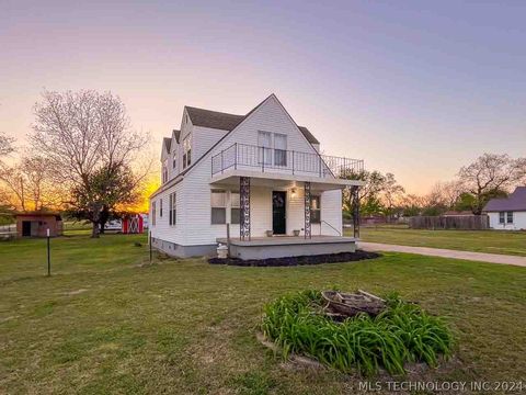 Single Family Residence in Cushing OK 925 Harrison Avenue.jpg