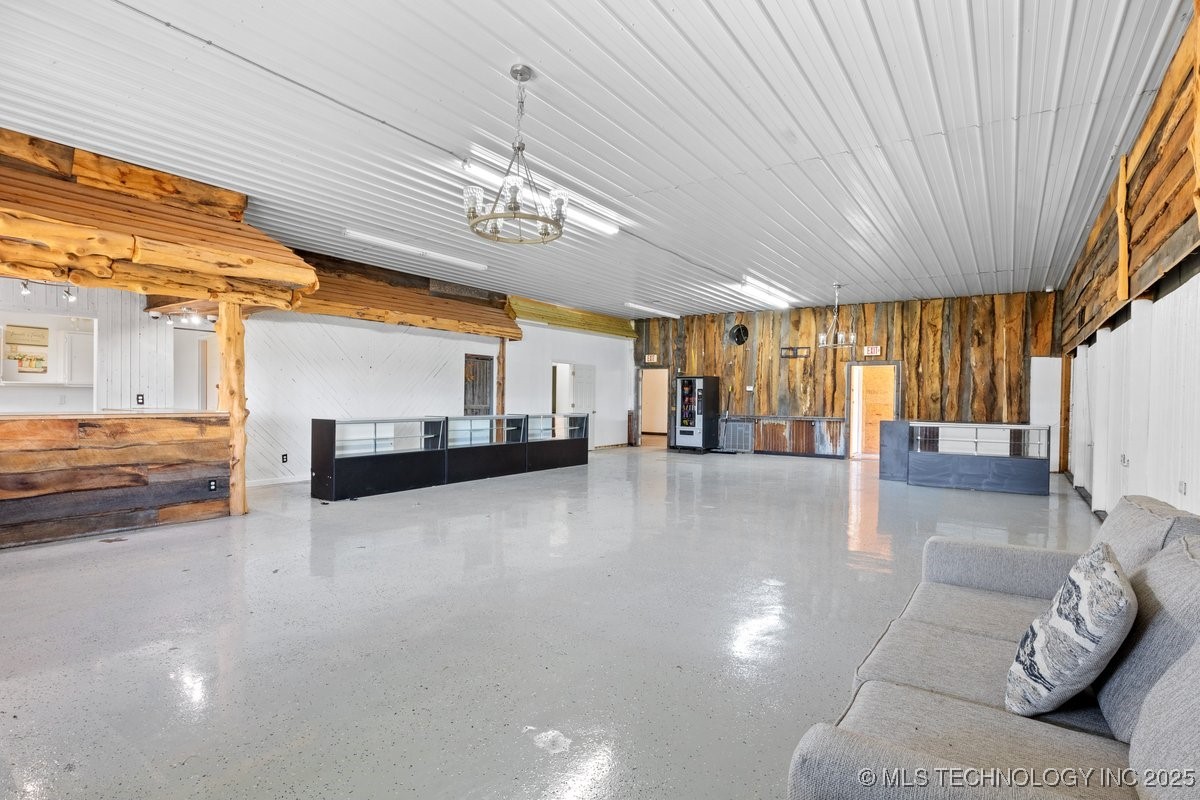 6177 W Hwy 70 Highway 1