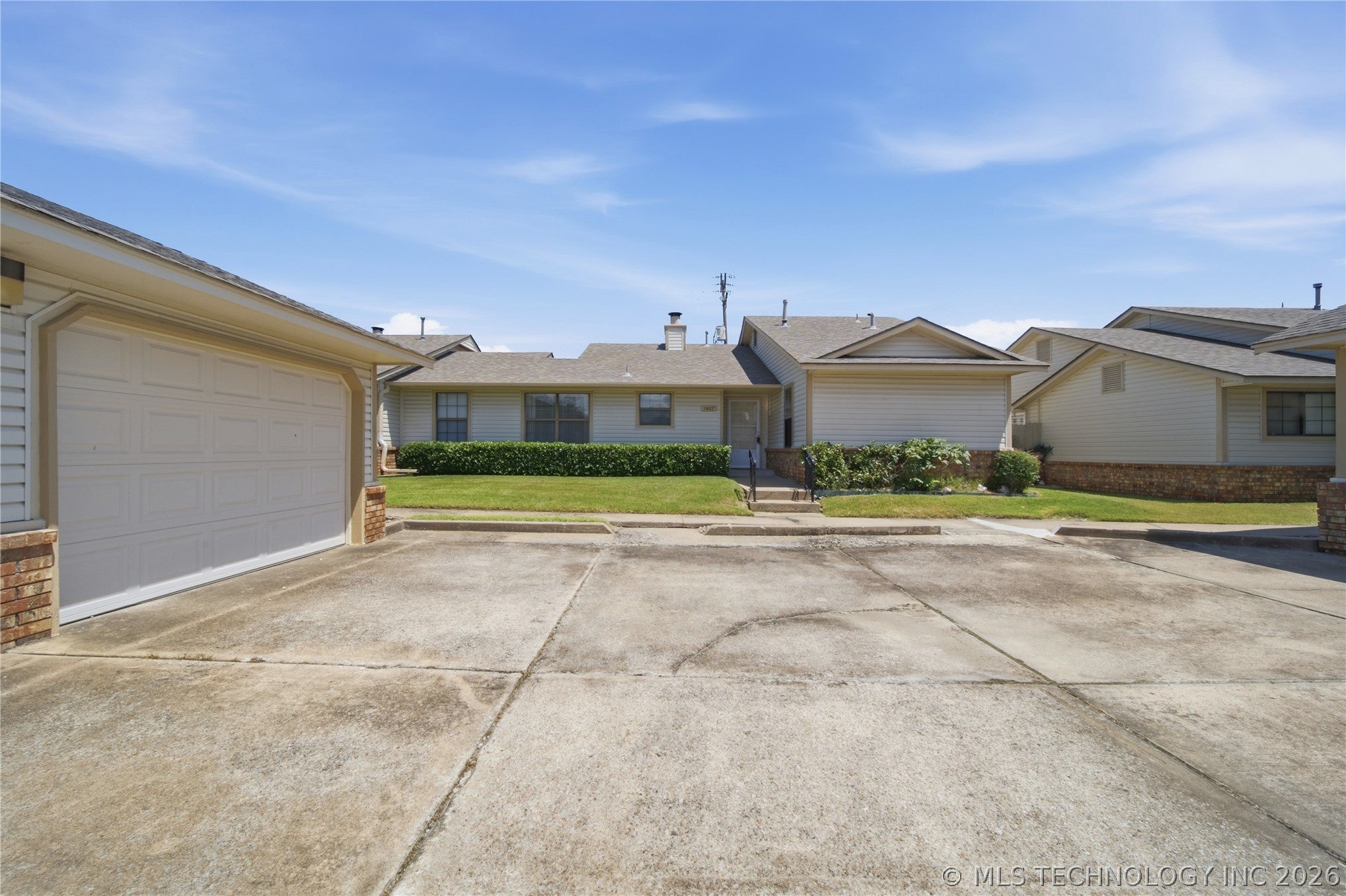 Photo 1 of 24 — 1467 W Evergreen Lane, Claremore, OK 74017