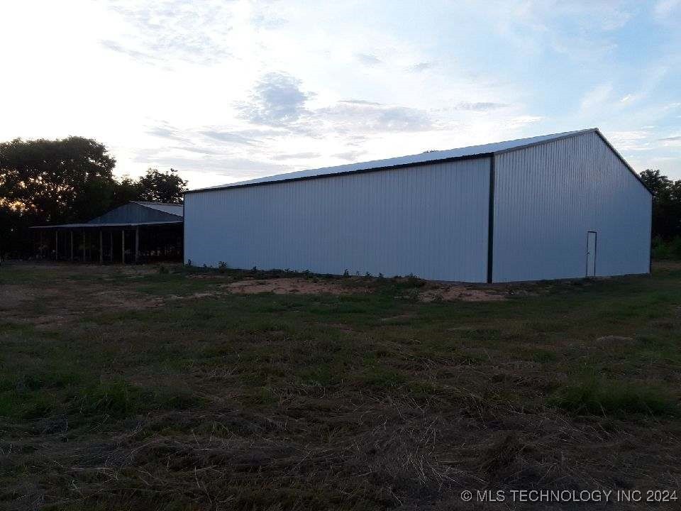 2905 E 2110