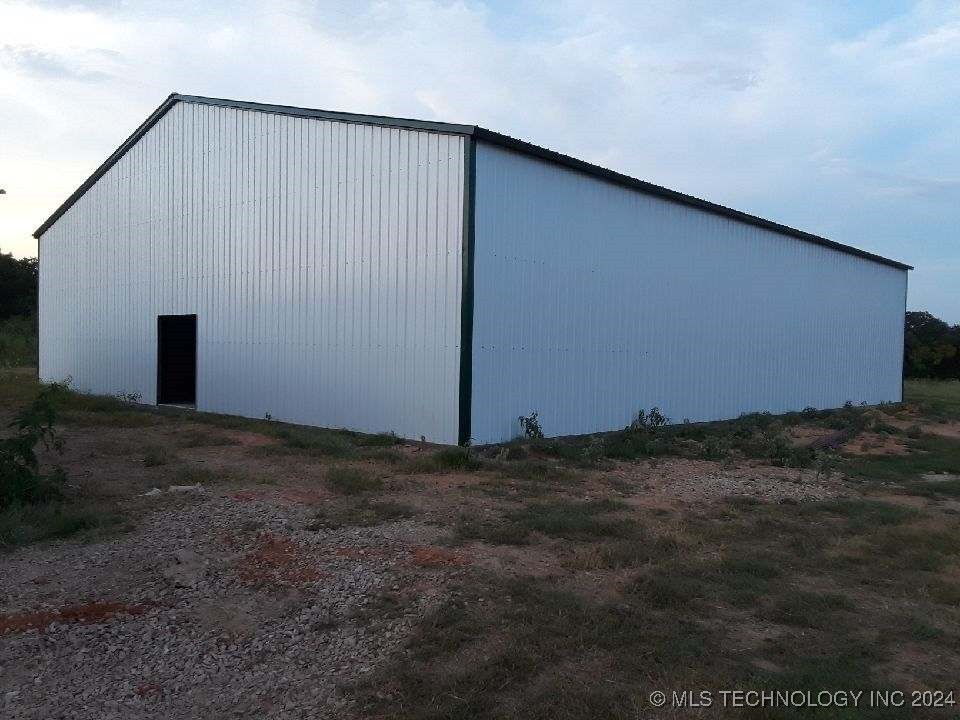 2905 E 2110
