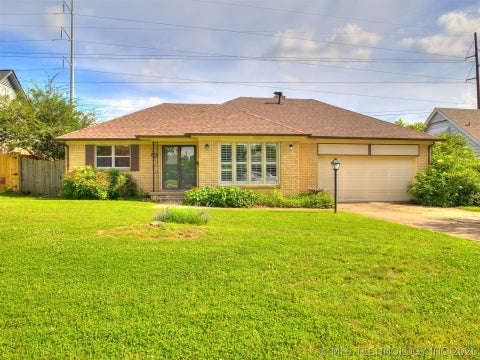 Photo of 5910 E 36th Street, Tulsa, OK 74135 (MLS # 2621885)