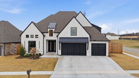 Photo of 16978 E 41st Place, Tulsa, OK 74134 (MLS # 2607970)