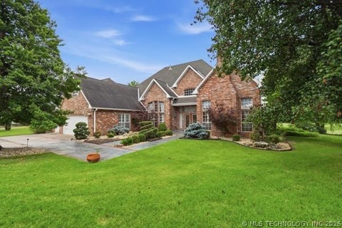 Photo of 3603 S Orange Circle, Broken Arrow, OK 74011 (MLS # 2638481)