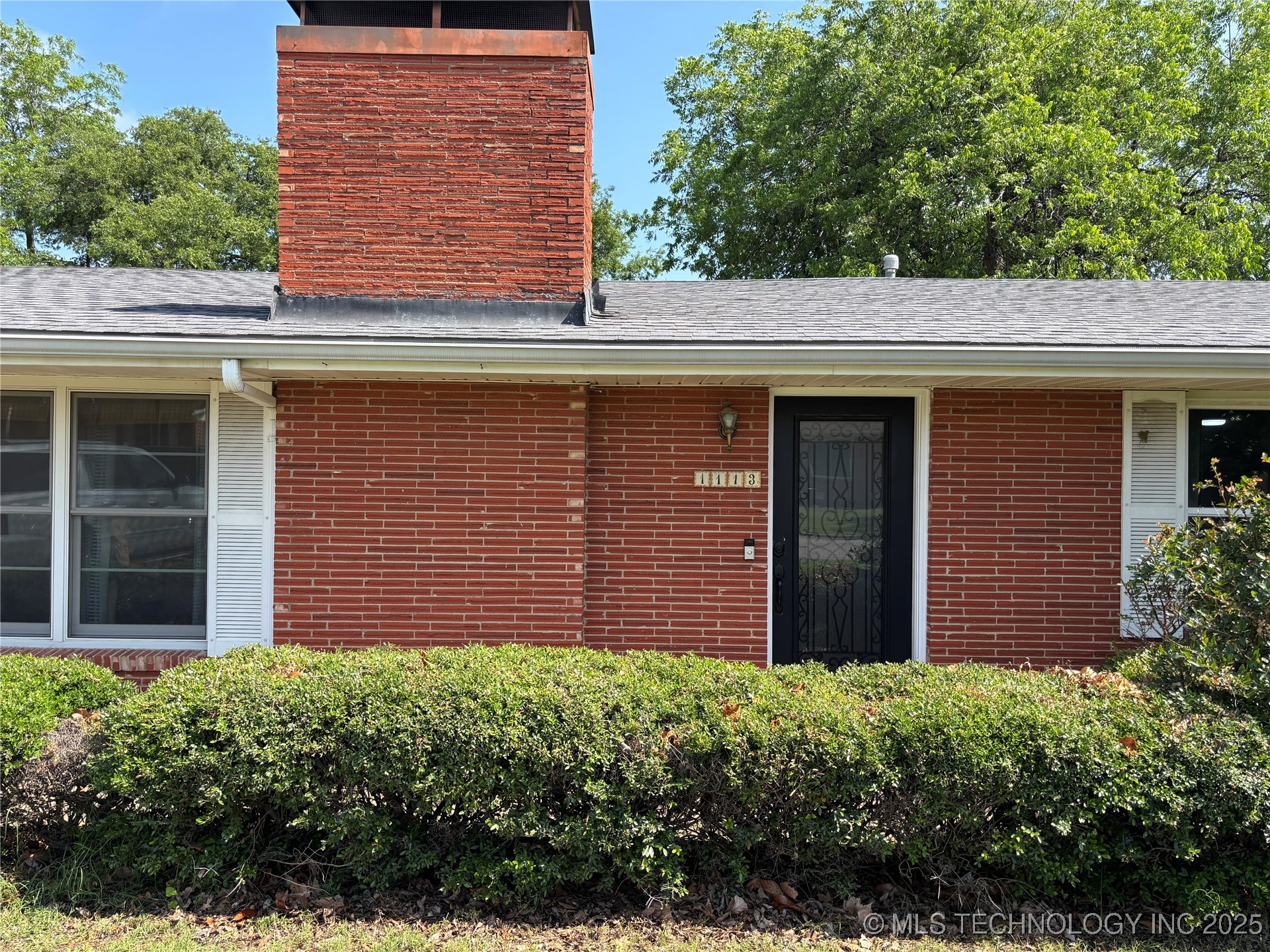 1113 S Meadow Drive