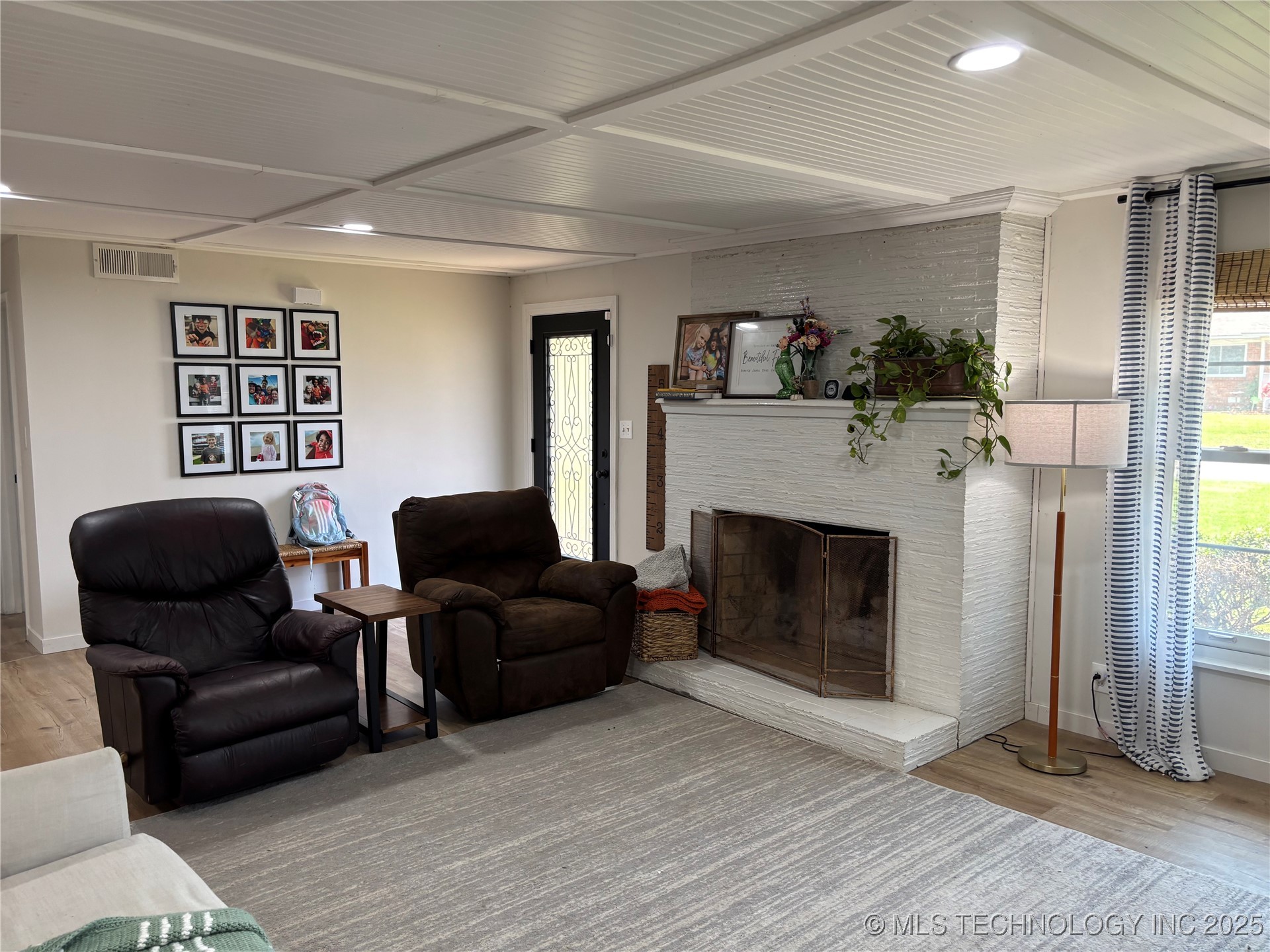 1113 S Meadow Drive