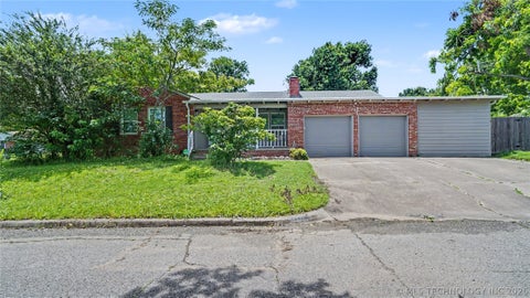 Photo of 2518 S Winston Avenue, Tulsa, OK 74114 (MLS # 2622669)