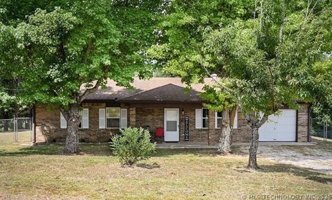 1146 N 4270 Road Hugo OK 74743