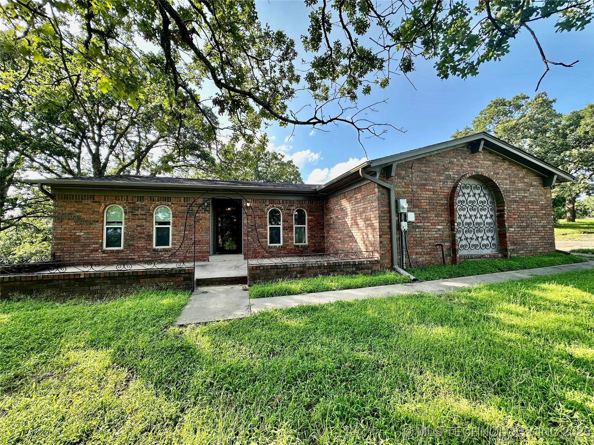 4439 Hillside Drive