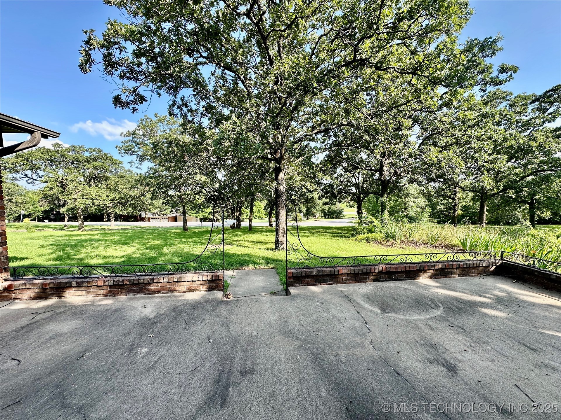 4439 Hillside Drive