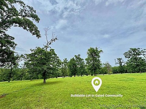 Photo of 810 Ridgeview Drive, Tahlequah, OK 74464 (MLS # 2550604)