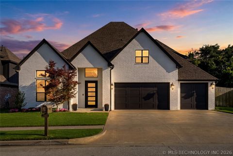 Photo of 16530 E 43rd Street, Tulsa, OK 74134 (MLS # 2622184)