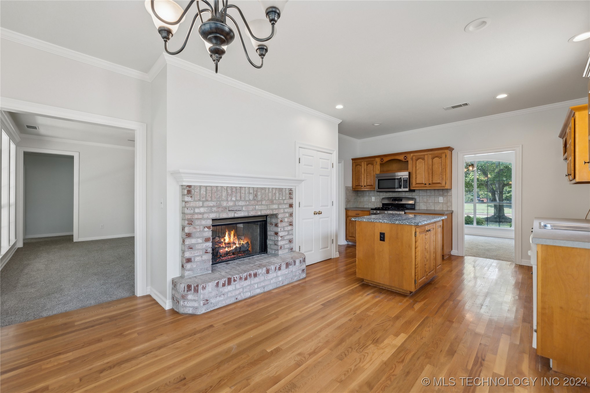 Photo 9 of 37 of 8813 N 127th Avenue E house