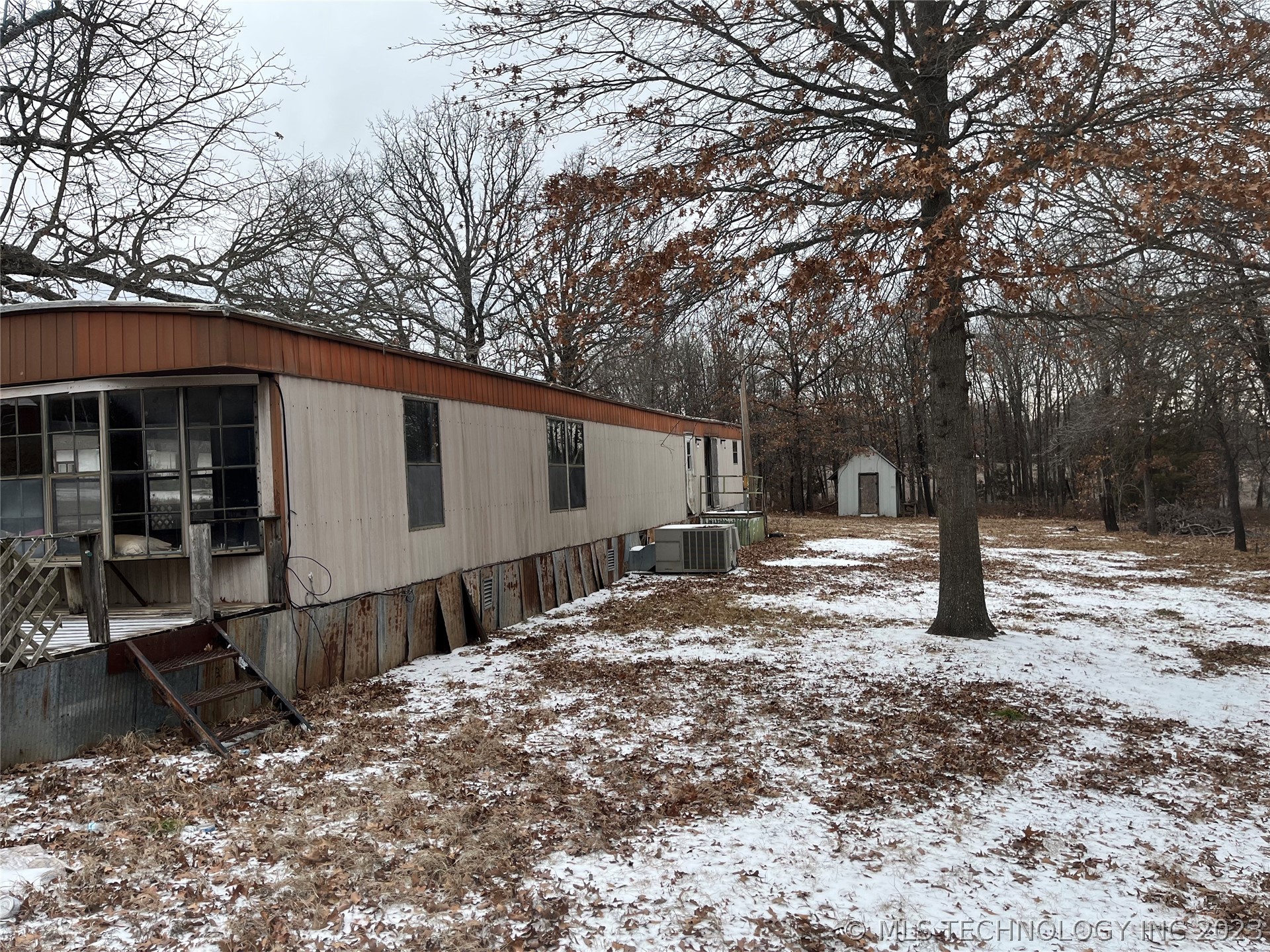 Photo 3 of 16 of 15233 S 283rd WestAvenue mobile home