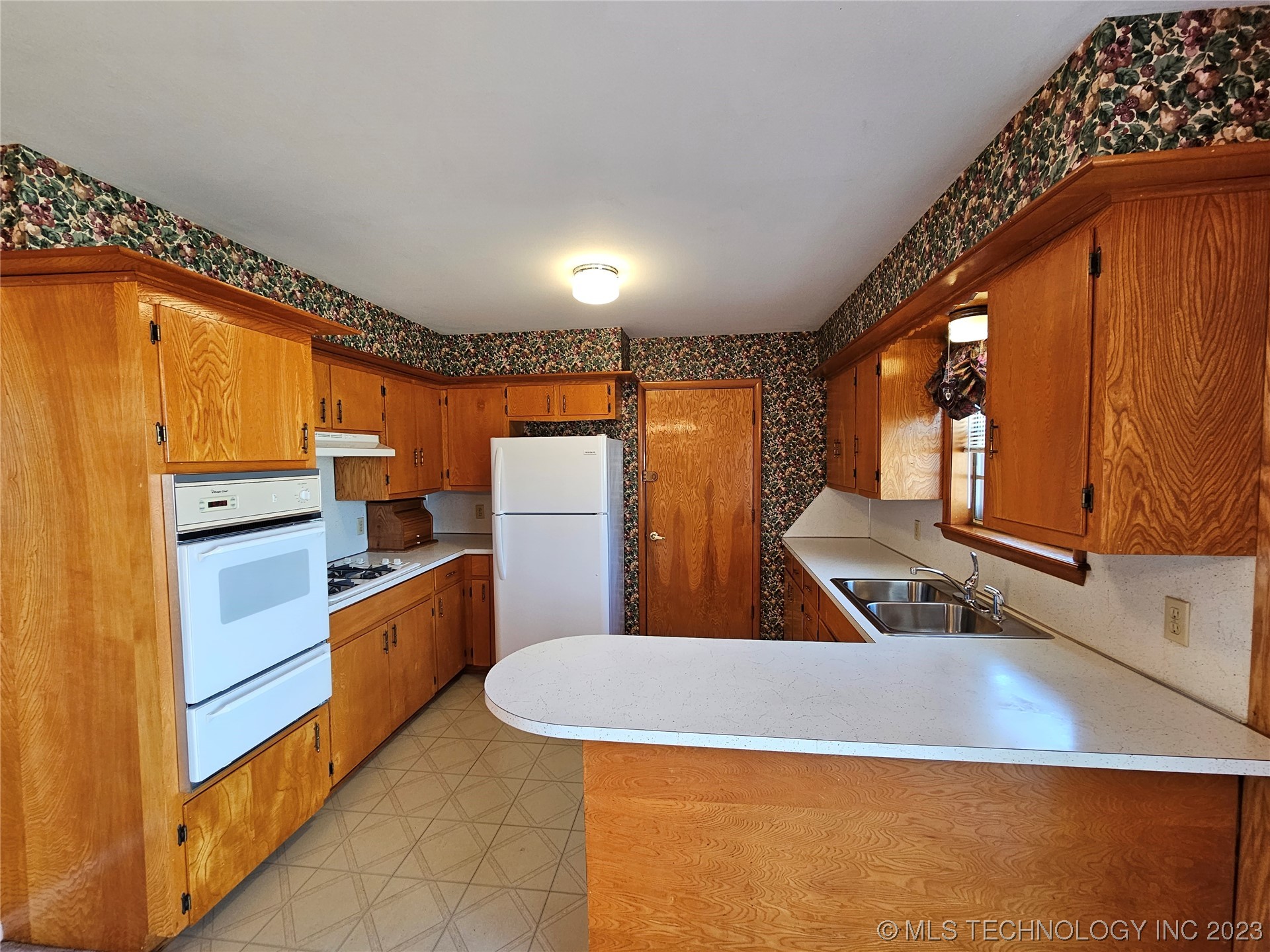 Photo 3 of 6 of 5933 W 37th Street house