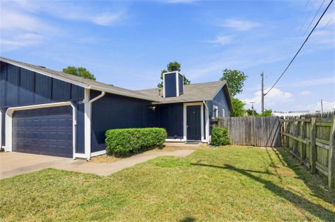 Photo of 1023 N Redbud Avenue, Broken Arrow, OK 74012 (MLS # 2630192)