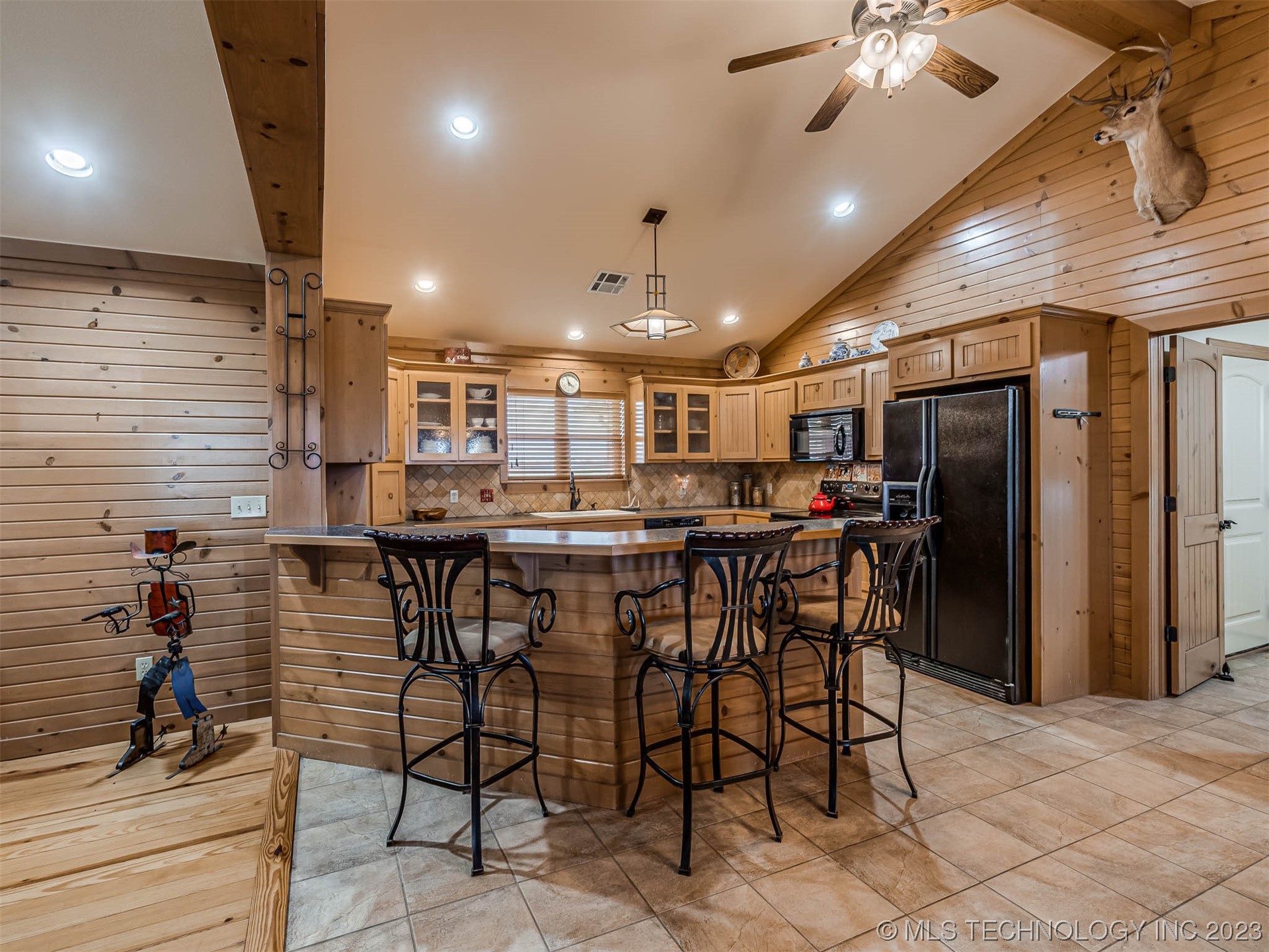 Photo 13 of 40 of 10124 E 182nd Place N house