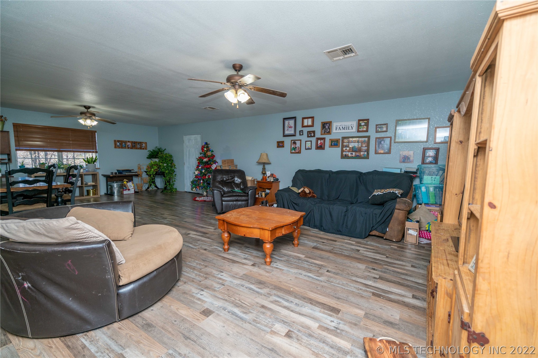 Photo 7 of 14 of 18216 S 410 Road house
