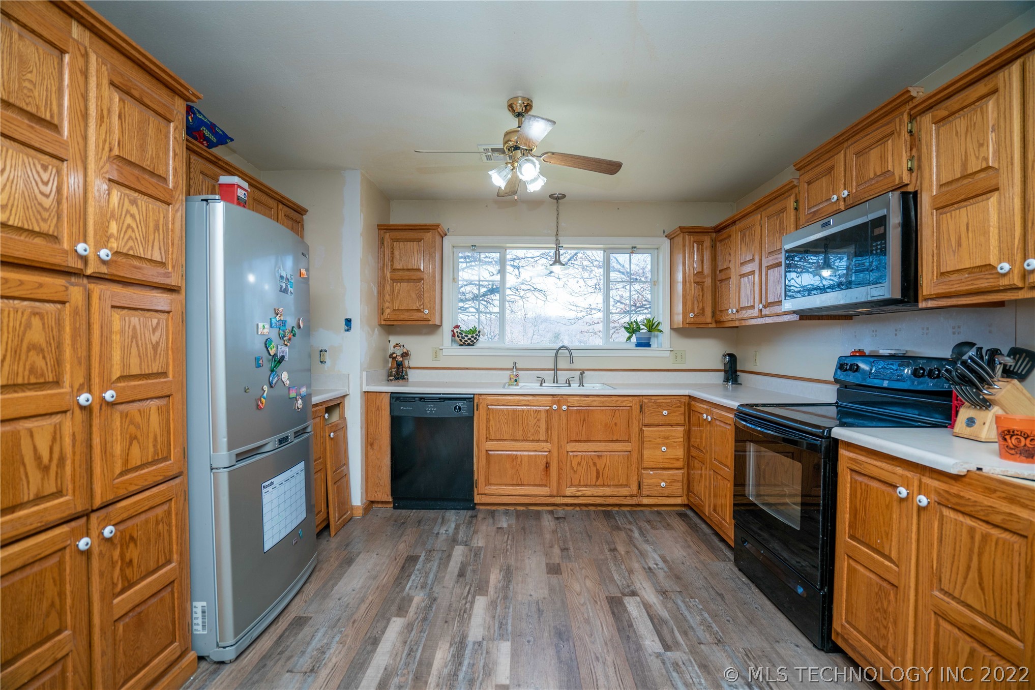 Photo 4 of 14 of 18216 S 410 Road house