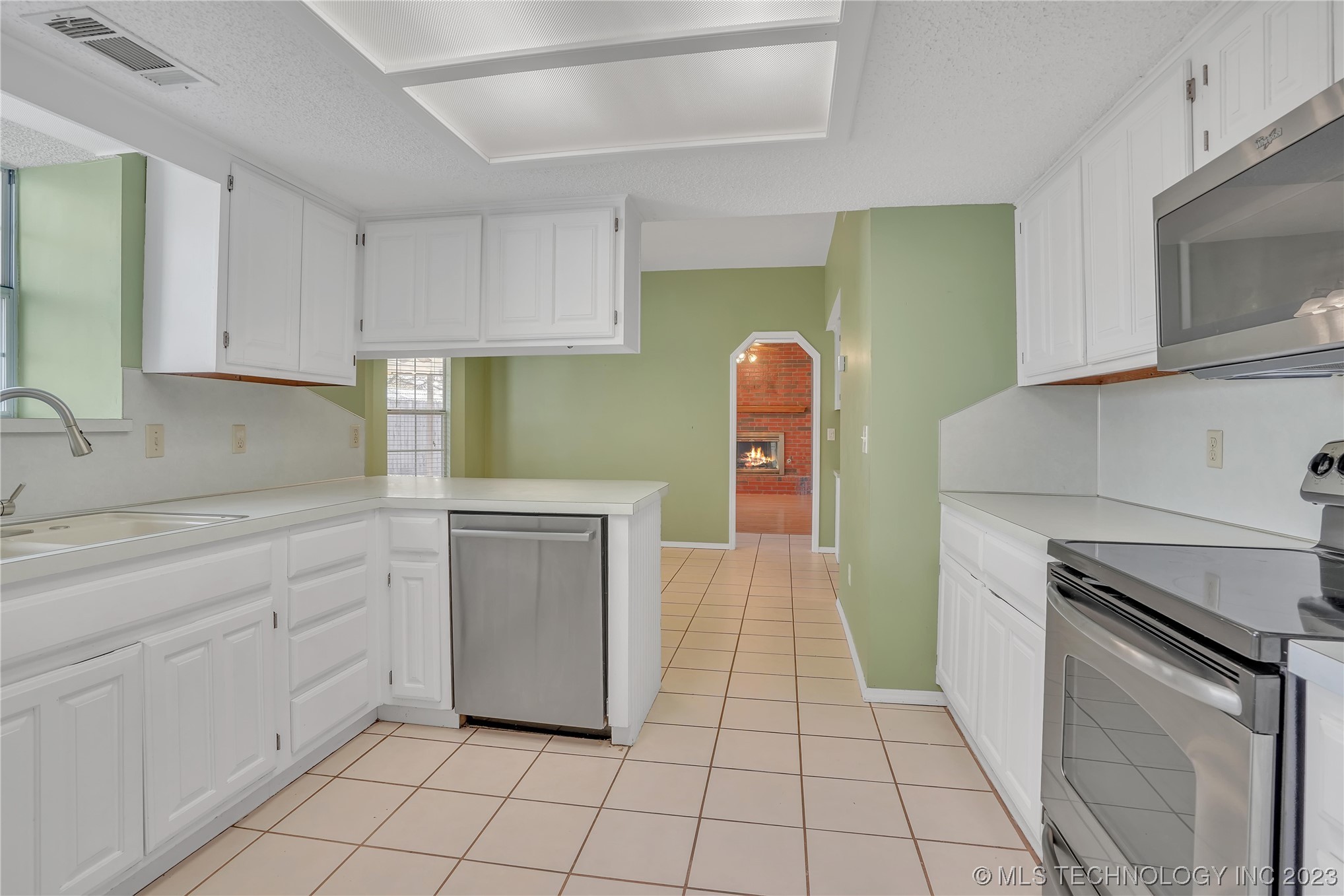 Photo 11 of 27 of 1807 S Gardenia Place house
