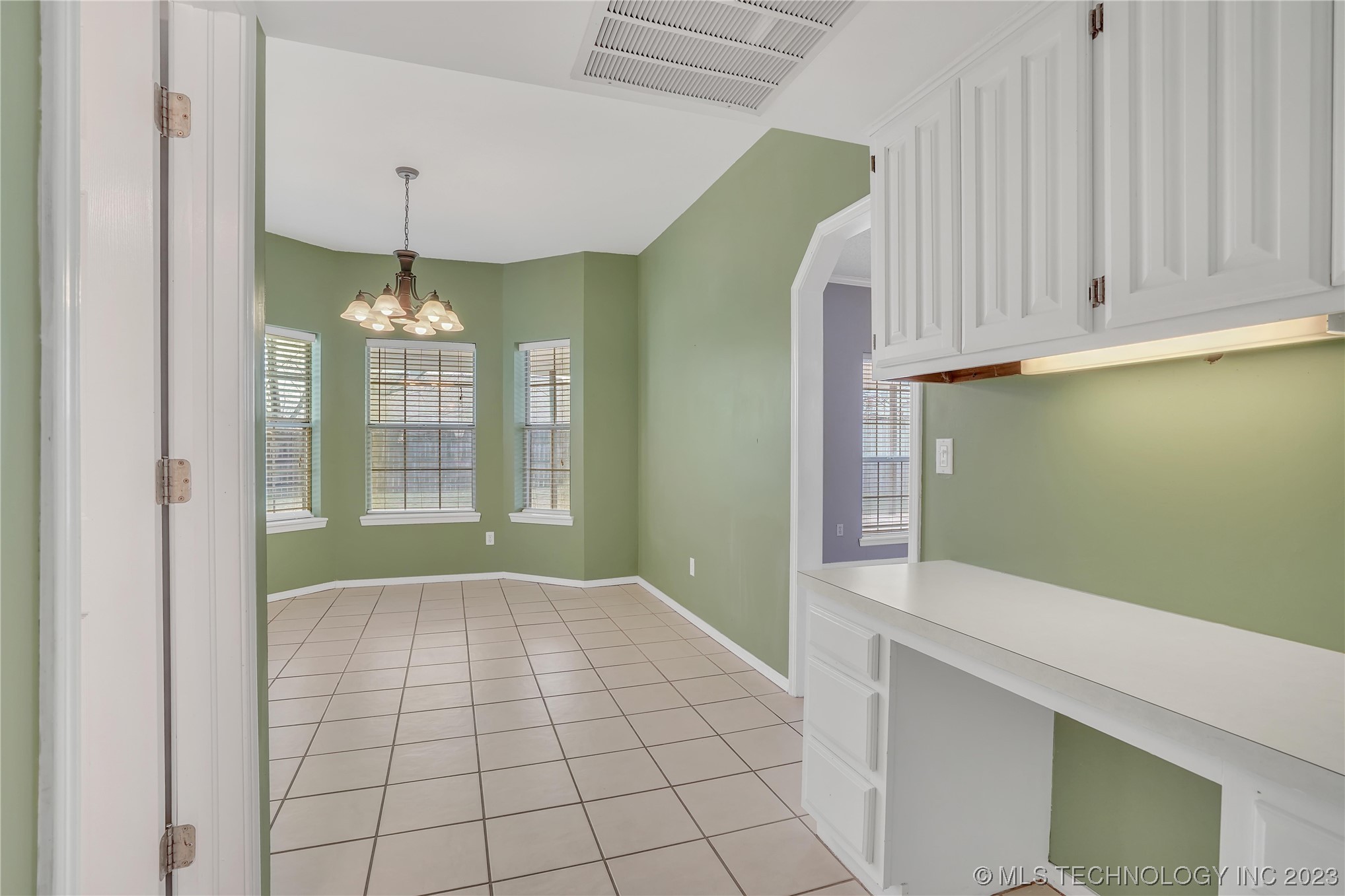Photo 9 of 27 of 1807 S Gardenia Place house