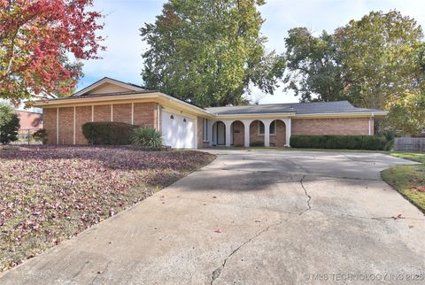 Photo of 5245 S 68th East Avenue, Tulsa, OK 74145 (MLS # 2547074)