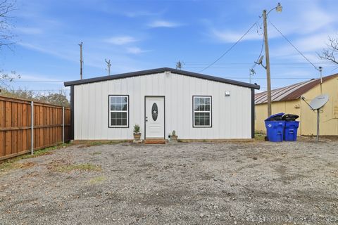 312 Godfrey Avenue Colbert OK 74733