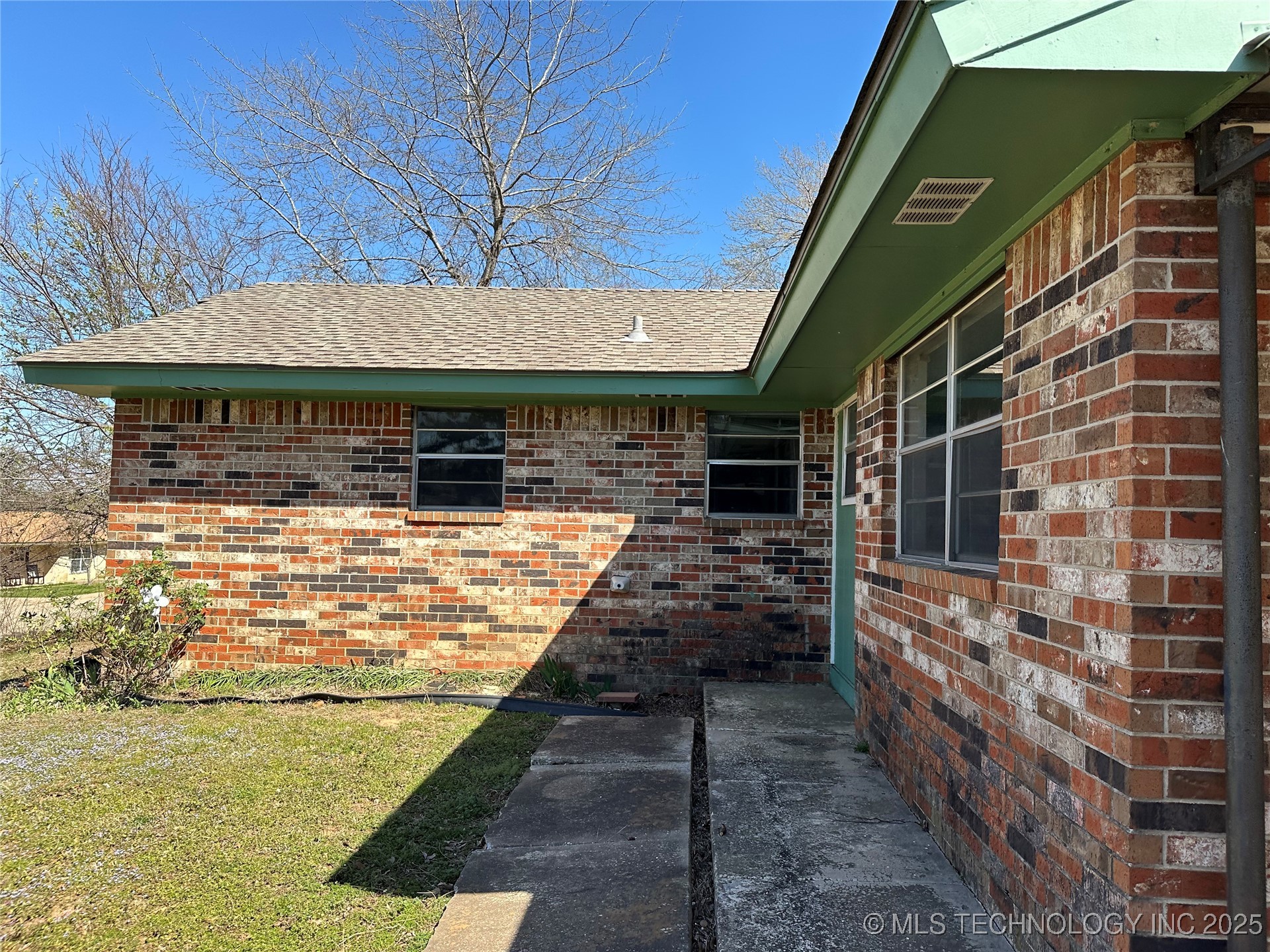 1107 Wilson