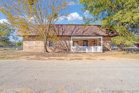 Photo of 115 Main Street, Hendrix, OK 74741 (MLS # 2617360)