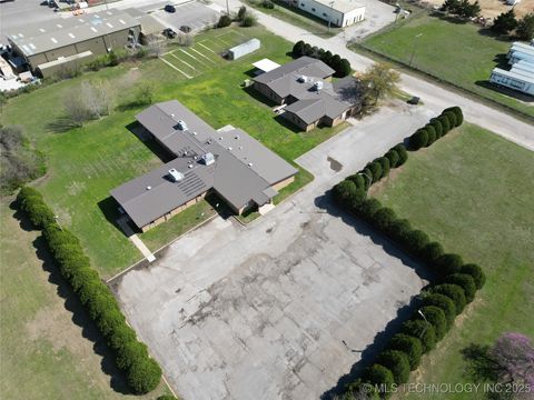 2530 S Commerce B & C Ardmore OK 73401