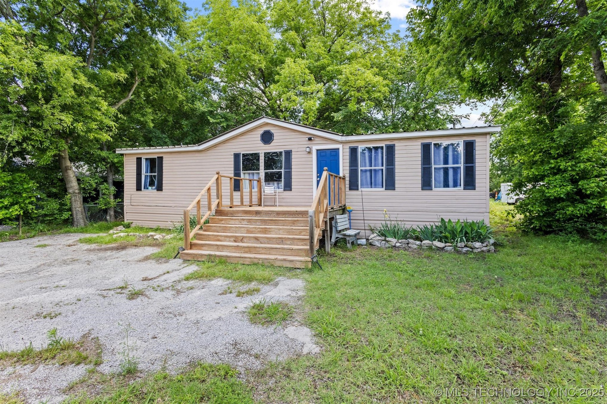 304 W Jones