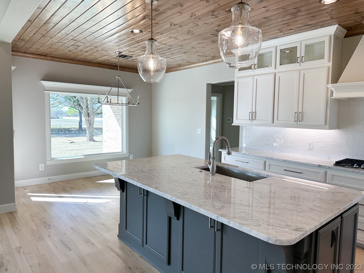 Photo 5 of 21 of 4202 E 179th Street S house