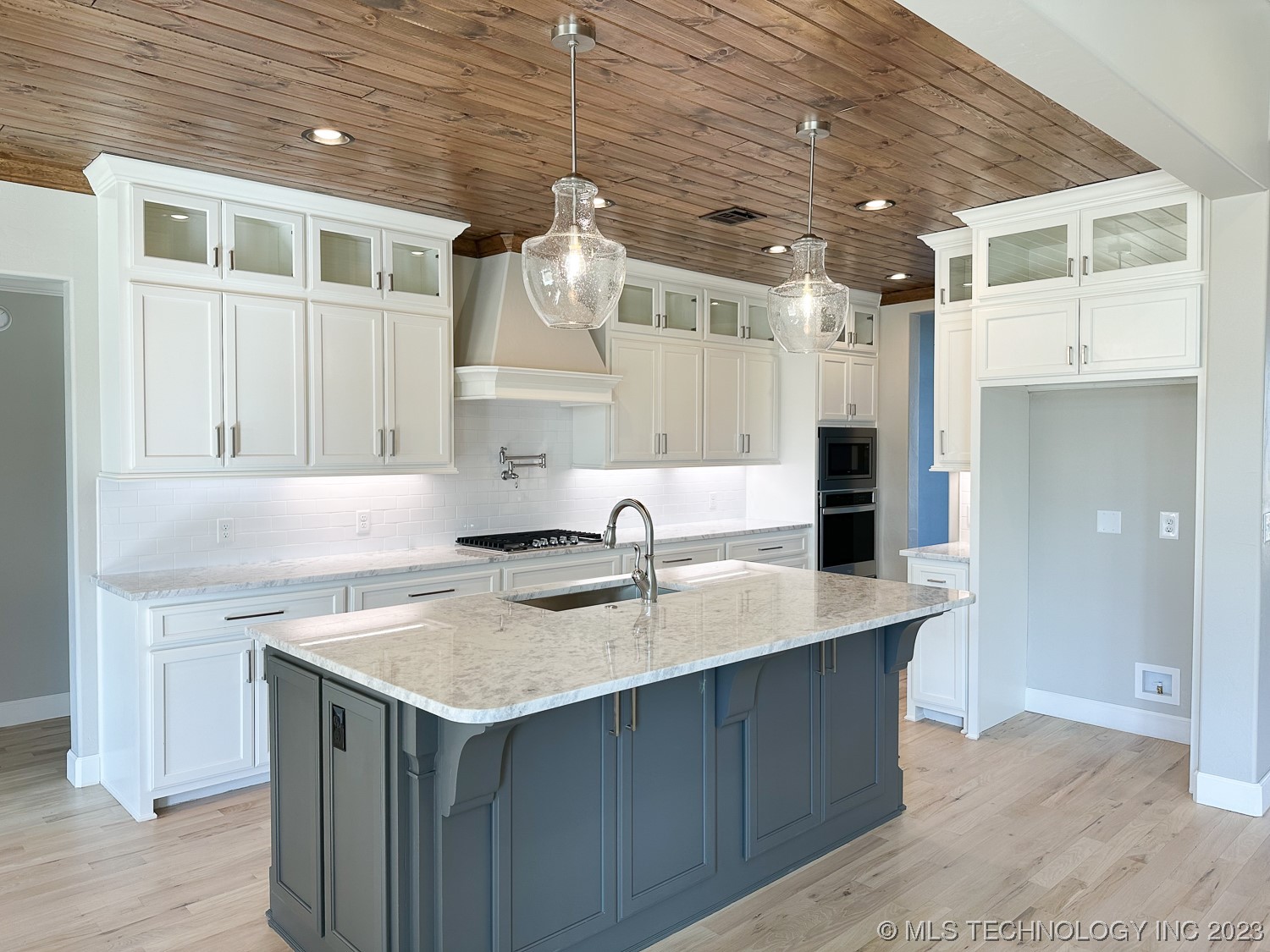 Photo 4 of 21 of 4202 E 179th Street S house