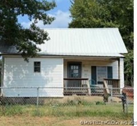 Photo of 509 W Cherokee Avenue, McAlester, OK 74501 (MLS # 2550040)