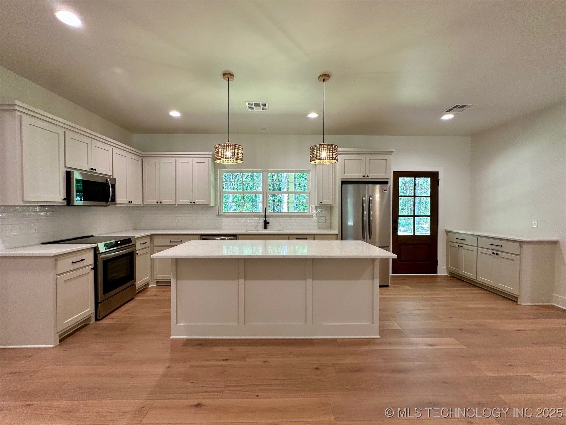 12443 Longboard Loop