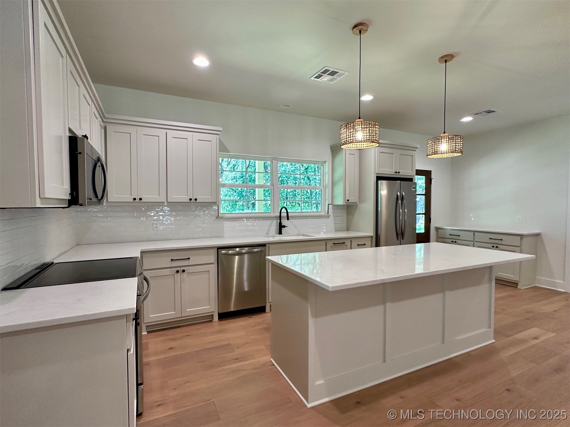 12443 Longboard Loop