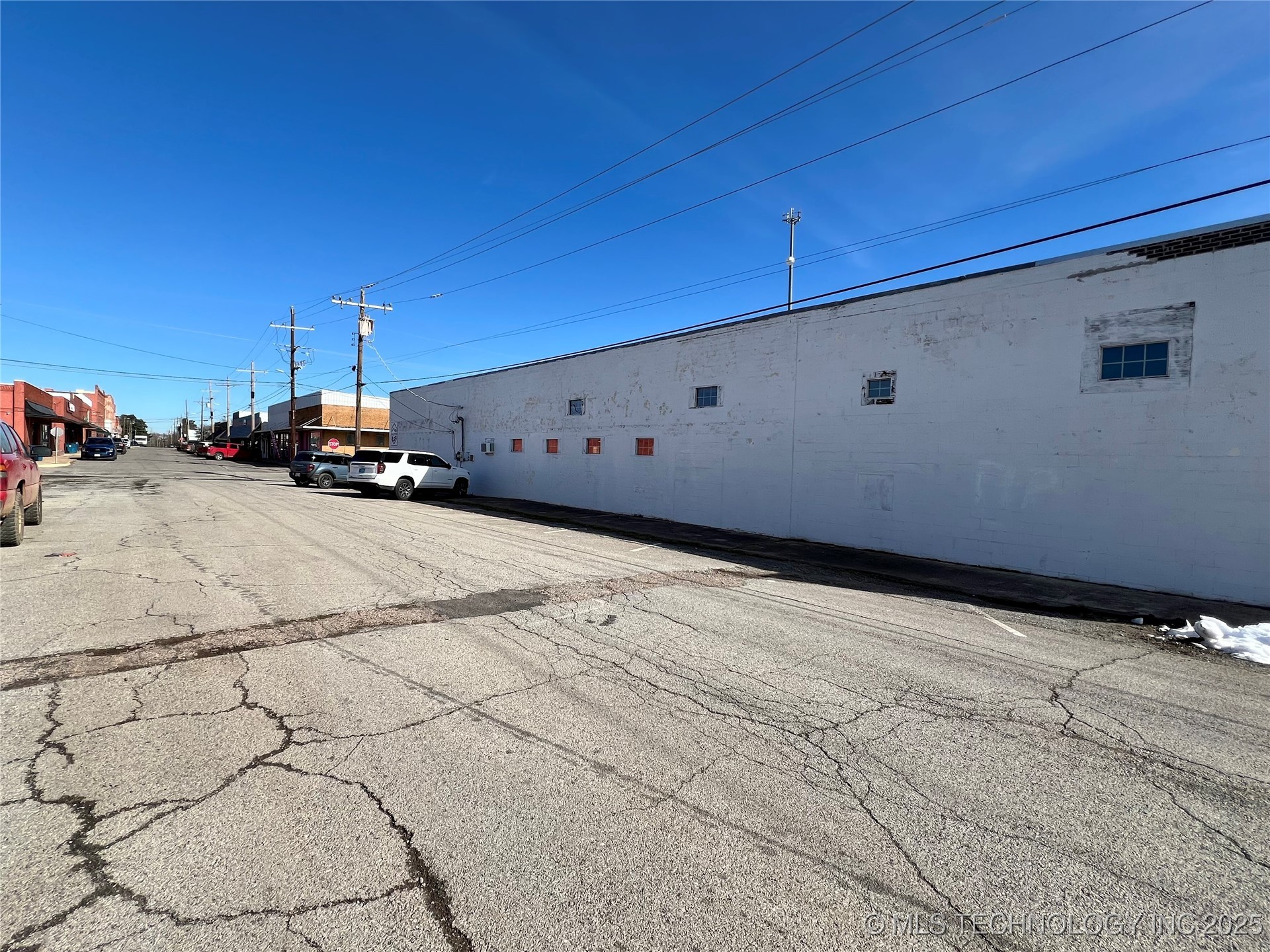 401 E 1st Street