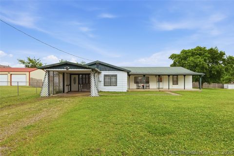 Photo of 14901 S 26th WestAvenue, Glenpool, OK 74033 (MLS # 2617023)