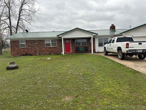 Photo of 1750 W Taylor Drive, Sallisaw, OK 74955 (MLS # 2613052)