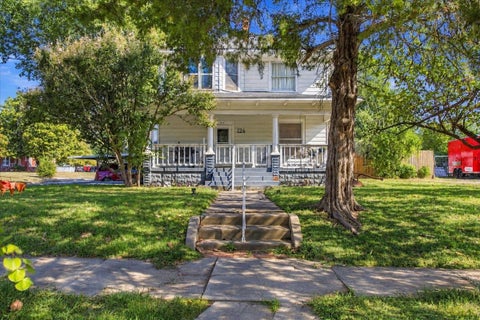 Photo of 724 W Cedar Street, Durant, OK 74701 (MLS # 2636700)