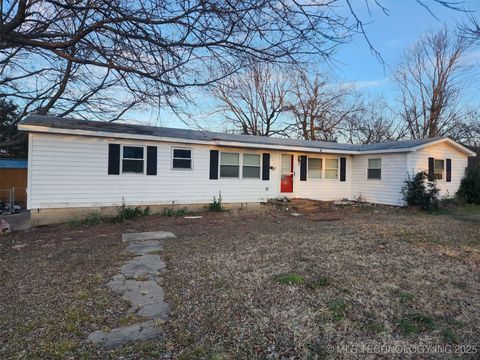 MLS: 2501450
