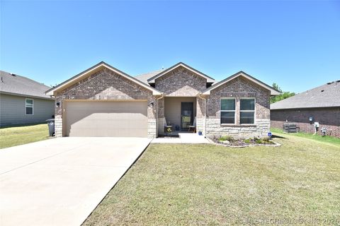 Photo of 3318 N 24th Avenue W, Tulsa, OK 74127 (MLS # 2617423)