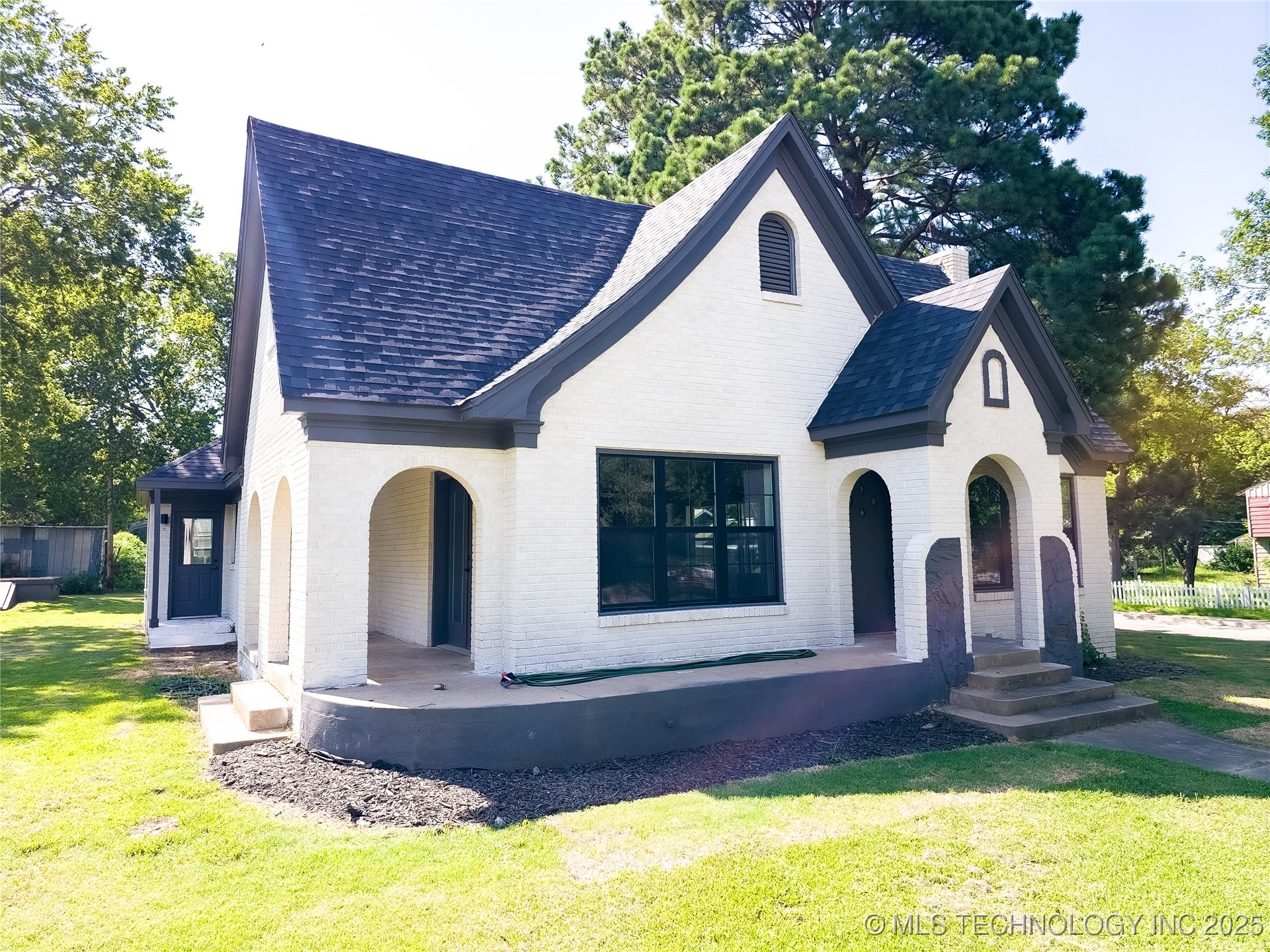 223 N 10th