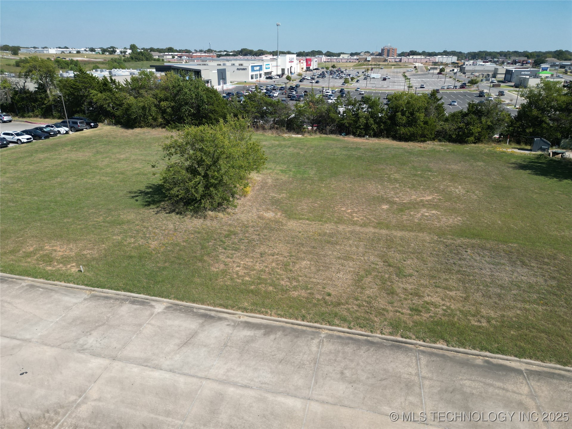 Photo 1 of 4 — 1302 Brookview Drive, Ardmore, OK 73401